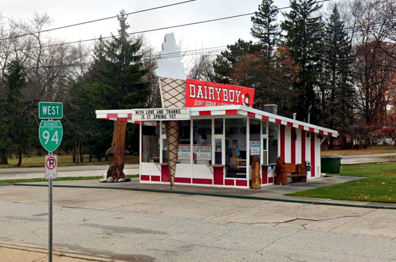 Dairy Isle - Marysville - 1826 Gratiot Ave (newer photo)